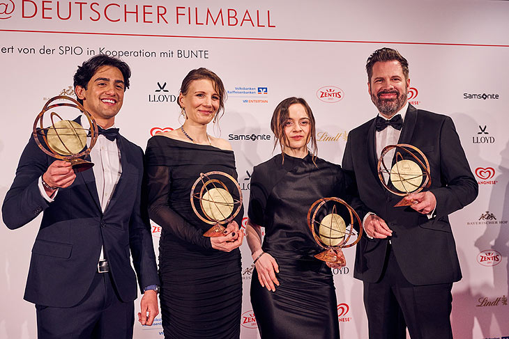  Mido Kotaini, Mia Maariel Meyer, Lena Urzendowsky, Andreas Pfeiffer 50. Deutscher Filmball im Hotel Bayerischer Hof in M&uuml;nchen am 24.01.2026 (&copy;Foto: Astrid Schmidhuber ) 